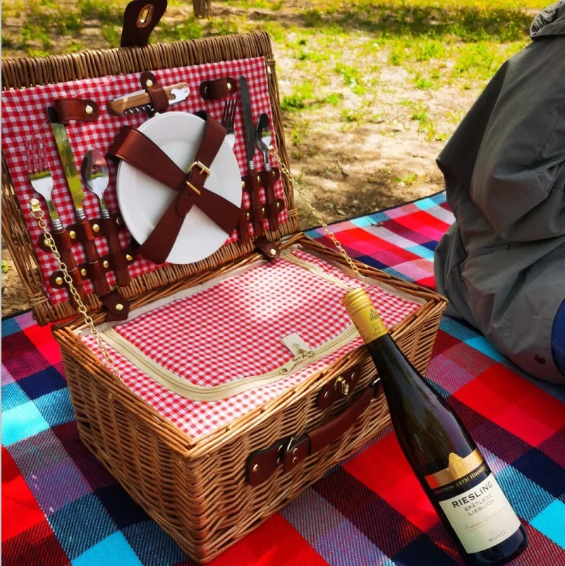 Kosz piknikowy na rodzinny wyp – Outdoor Camping Food recenzja i cena
